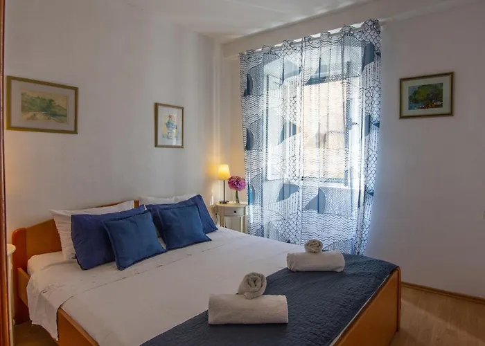 Old Town House Katarina דירה